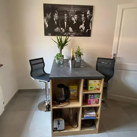 Mallo's Avec Parking Gratuit Et 2 Balcons Apartmán