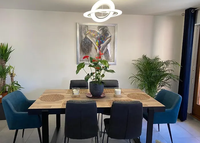 Mallo's Avec Parking Gratuit Et 2 Balcons *